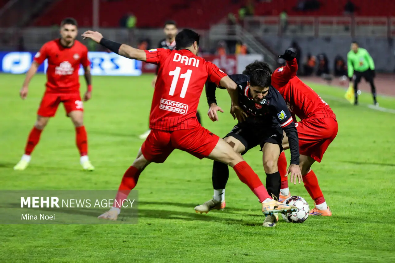 یک بازی و هزار نشان که تراکتور از پرسپولیس عبور کرد؛ هیجان جان گرفت!