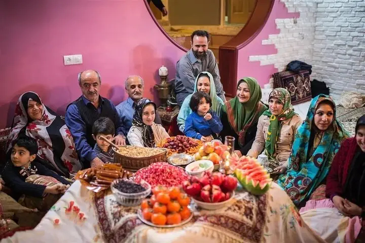 بازار شب یلدا داغ اما بی‌رمق؛فروشندگان از رکود و مردم ازگرانی می‌گویند