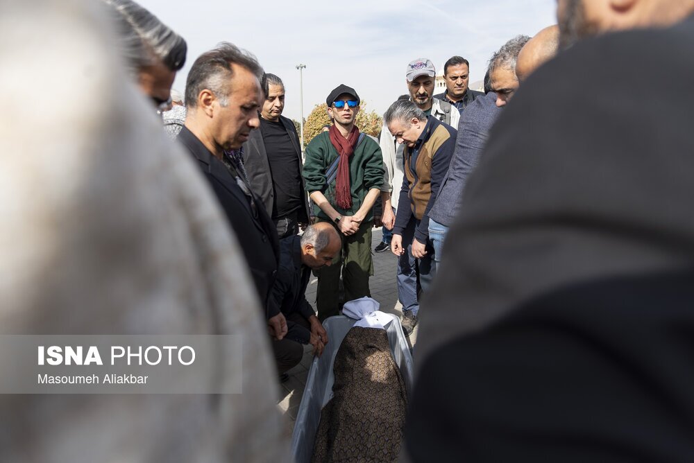 خاکسپاری همایون ارشادی 2