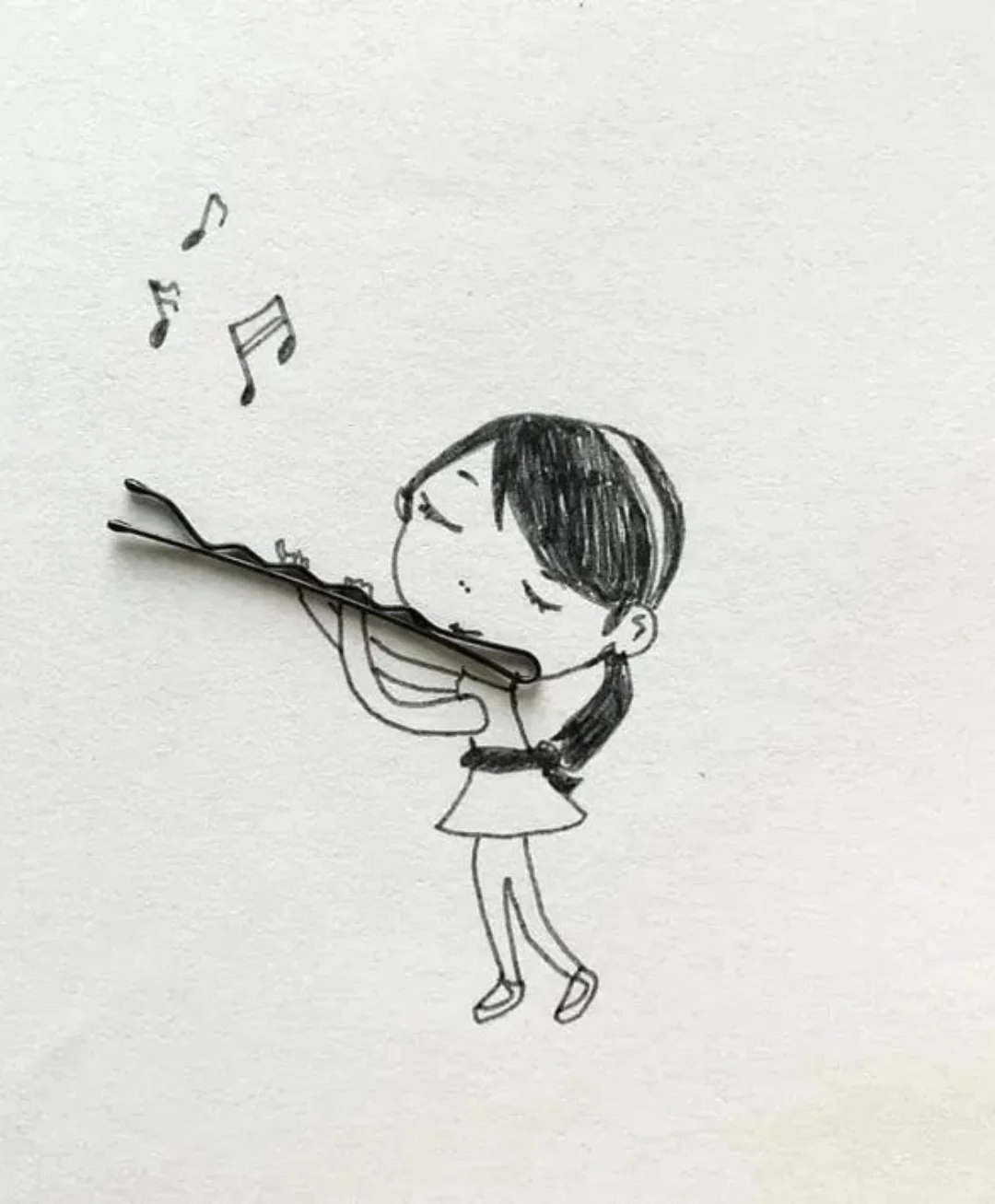 مجموعه‌ای از آثار هنری خلاقانه که در آن‌ها اشیای روزمره مانند گوش‌پاک‌کن، ماکارونی، قیچی، ناخن‌گیر، کلید، تاس و ایرپاد به صورت هوشمندانه در نقاشی‌های کارتونی ساده ادغام شده و تصاویری سه‌بُعدی و طنزآلود خلق کرده‌اند.