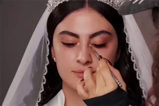 مریم مومن مادرش