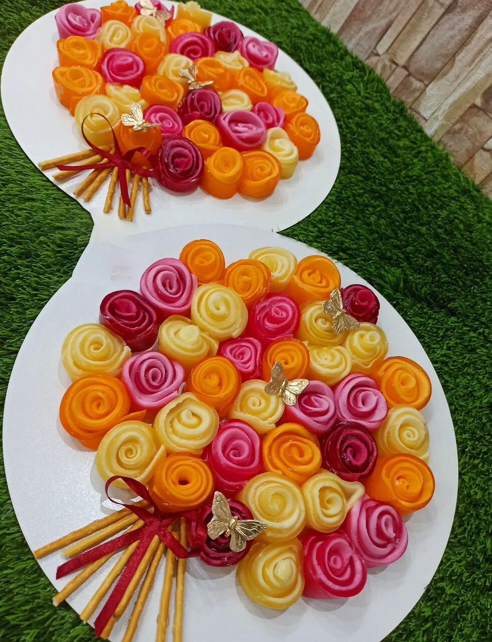 ژله رولی ساده و مجلسی با بستنی ؛ شیرینی خوش طعم و جذاب برای مهمانی های پاییزی