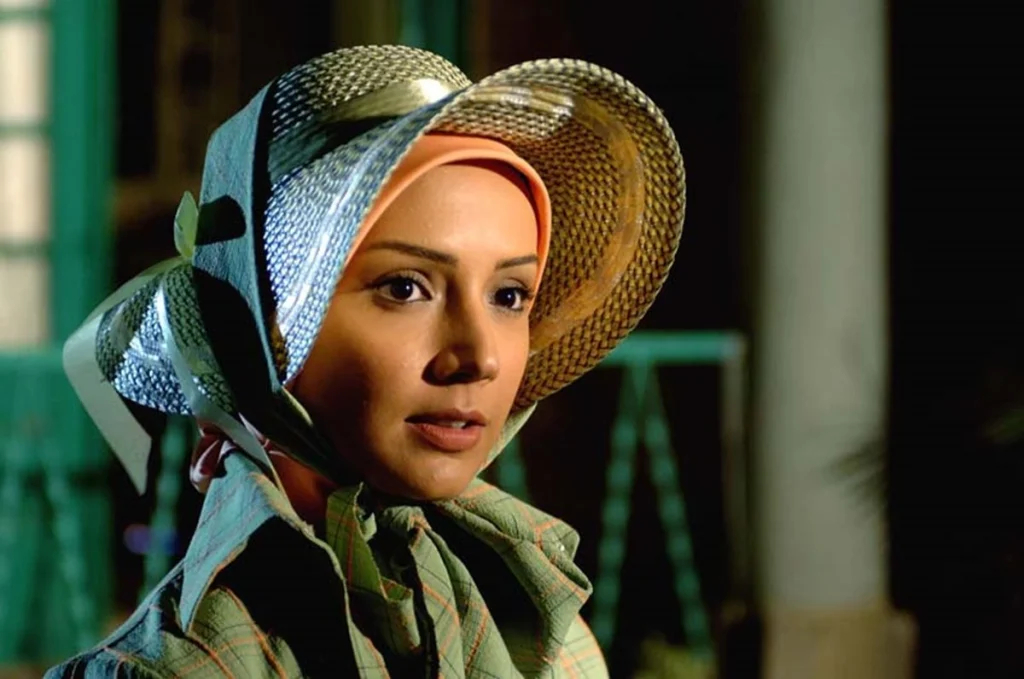 شبنم قلی‌خانی