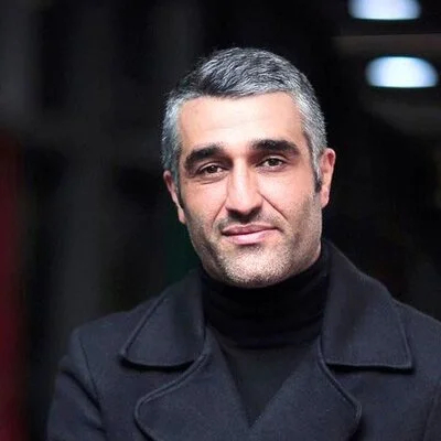 2 عکس متفاوت از پژمان جمشیدی در کنار مادر جوان و مرحومش/ حیف این مادر زیبا که مهمان خاک شد
