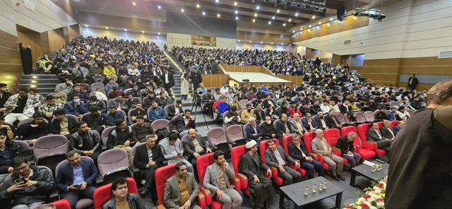 از خانواده شهید دانشجو برزو فروتنی در قالب طرح«یادیار» تجلیل شد