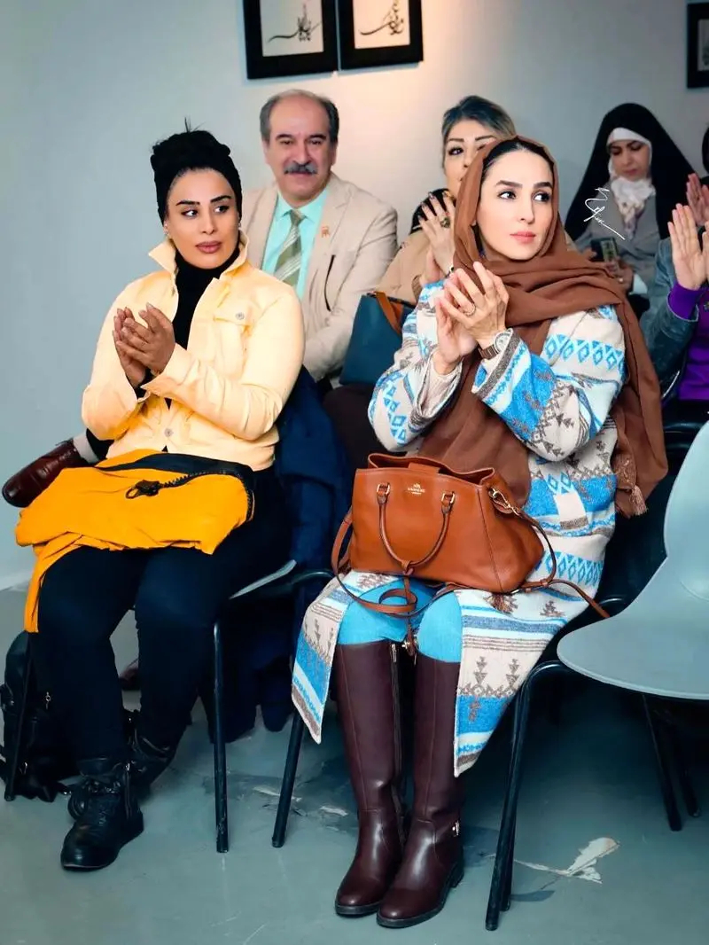 سوگل طهماسبی، بازیگر سینما و تلویزیون، در مراسم رونمایی کتاب