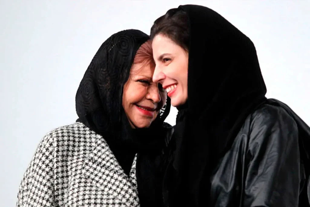 زری خوشکام و لیلا حاتمی