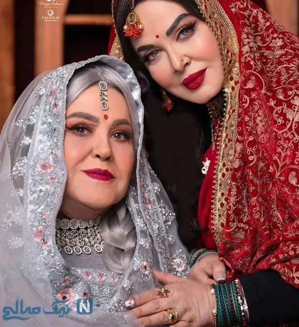 عکسی از بهاره در مهمانی مادر مشهورش