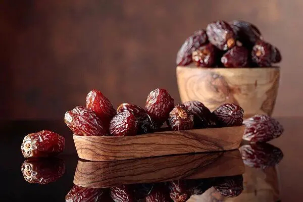 دیابتی‌ها با چای چه بخورند؟/ خرما بدترین، استویا بهترین/ تنقلاتی با بیشترین خیز قندی