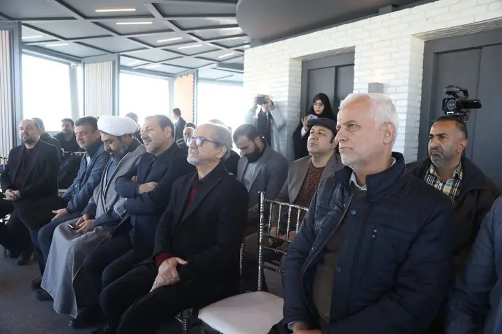 کتاب سپهر ملکوت رونمایی شد؛ میراث معنوی تخت‌فولاد از نو روایت می‌شود