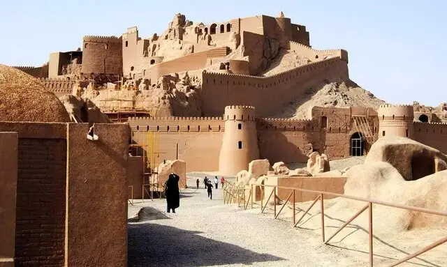 از کوچه‌های خاکی بم تا لزوم توجه به آسیب‌های روانی زلزله