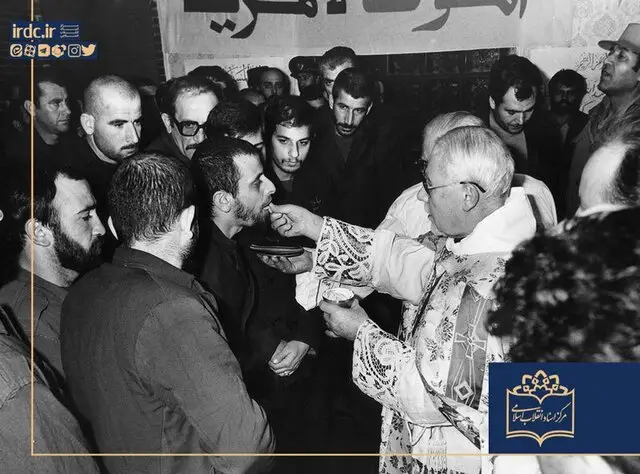 جشن کریسمس اسرای مسیحی عراقی در ایران + تصاویر