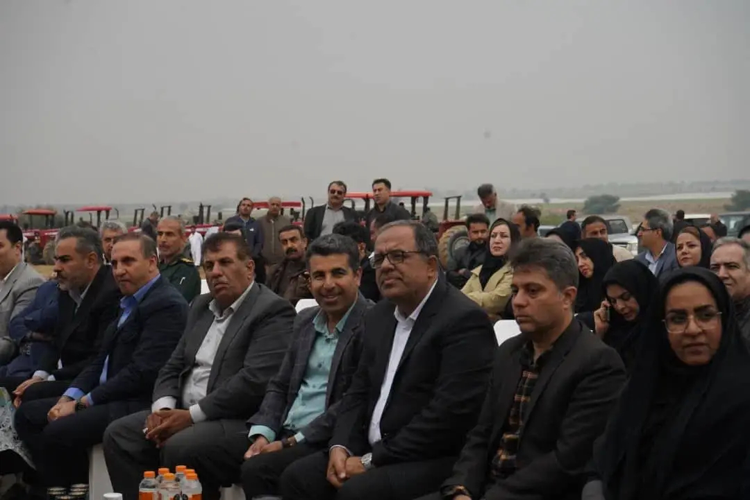 رزمایش مقابله با آفت ملخ صحرایی در بوشهر برگزار شد