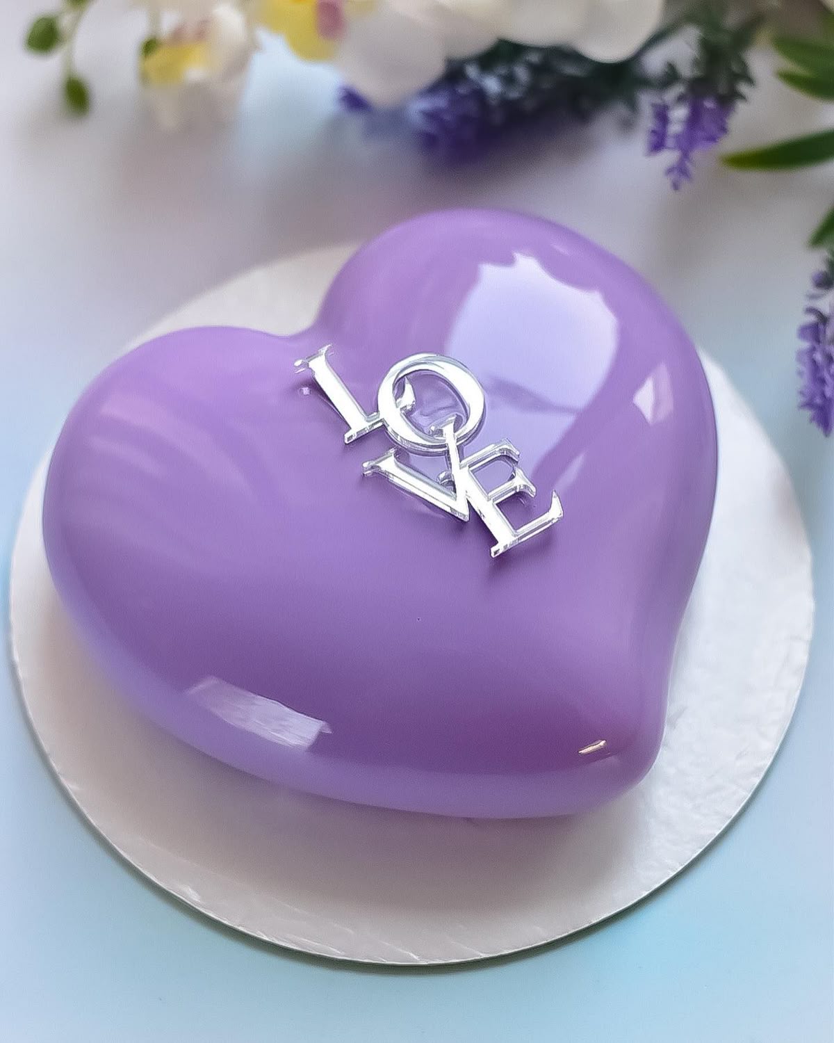 کیک تولد بنفش