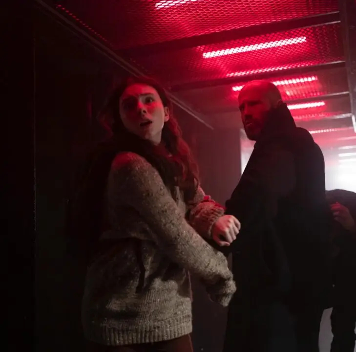 تصاویر جدیدی از فیلم Shelter منتشر شد؛ بازگشت جیسون استاتهام در قالبی جذاب | گیمفا