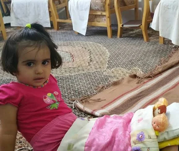 این تصاویر توسط او در صفحه شخصی‌ منتشر شده و بخش‌ هایی از فضای خانه را به نمایش می‌ گذارد