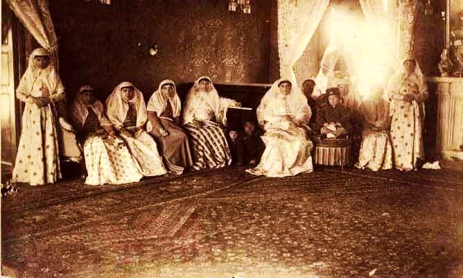تصویر؛ جشن تولد ناصرالدین شاه قاجار با حضور زنان حرمسرا