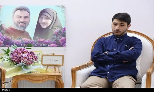 روایت فرزند شهیدان معصومه کرباسی و عواضه از سبک زندگی الگویی خانواده‌ای مقاوم در دل جامعه حزب‌اللهی
