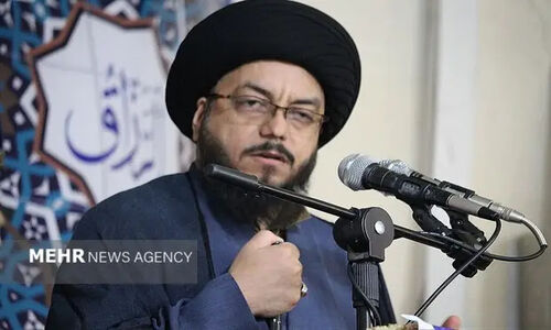 هشدار خطیب نماز جمعه: دشمنان در تلاش‌اند تا شور عاشورا را به مراسمی بی‌روح تبدیل کنند!