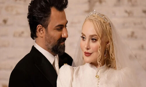 آرام جعفری با استایل نقره‌ای زمستانی و درخت تزئین‌شده‌اش همه را شگفت‌زده کرد!