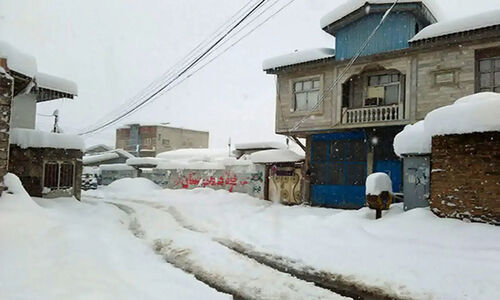 وقتی برف تا کمر می‌رسد اما لبخندها گرم‌تر از همیشه در سوادکوه می‌درخشد!