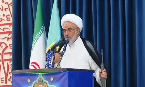 امام جمعه بندرعباس: جوانان، افسران قدرتمند میدان رسانه‌اند!