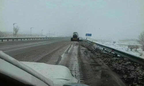 بارش برف و لغزندگی محورهای اصفهان؛ هشدار جدی پلیس راه برای رانندگان