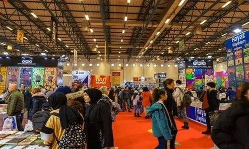 ایران در نمایشگاه کتاب استانبول چه فرصت‌هایی را از دست داد؟ نگاهی به راه‌های نرفته نشر ایرانی