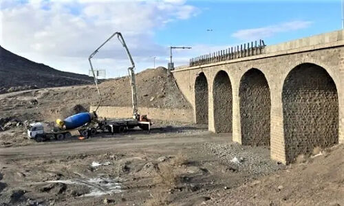 آغاز طرح فوری تعمیر و ارتقا حفاظ‌های بتنی پل‌های جاده‌ای قم برای حفظ جان رانندگان