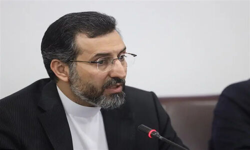انتقاد تند عضو شورا از تعلل در پرداخت مطالبات پیمانکاران شهرداری مشهد؛ چرا حقوق‌ها عقب می‌ماند؟
