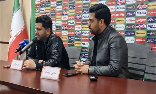 سعید اخباری پس از شکست فولاد: واکنش‌های جنجالی سرمربی چادرملو در نشست خبری