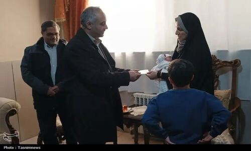شناسنامه اسرا نجفی دختر فرمانده شهید سپاه صادر شد؛ تولدی که یاد پدر را زنده کرد