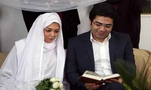مراسم عقدکنون آزاده نامداری و فرزاد حسنی با حضور محمدرضا فروتن و سمانه پاکدل