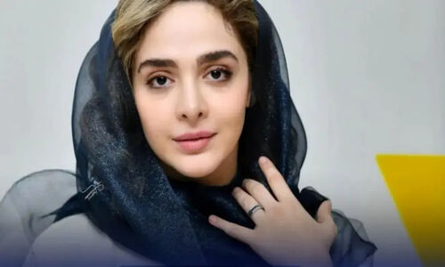 دکوراسیون مینیمال خانه المیرا دهقانی؛ از تابلوی آینه کاری شده تا مبلمان مدرن طوسی و شمعدان های برنزی و تابلو نقاشی میلیاردی