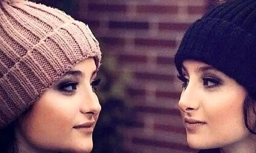 آلبوم عروسی| رونمایی از «سارا و نیکا» در لباس عروس؛ میکاپ جدید دوقلوهای پایتخت