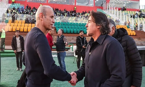 گل‌محمدی پس از شکست: باور نمی‌کنم با پنالتی و تیر دروازه بازی را واگذار کردیم/ فولاد تیم برتر زمین بود