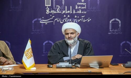 رهبری انقلاب چگونه مسیر عبودیت را به مردم‌سالاری دینی پیوند می‌دهد؟