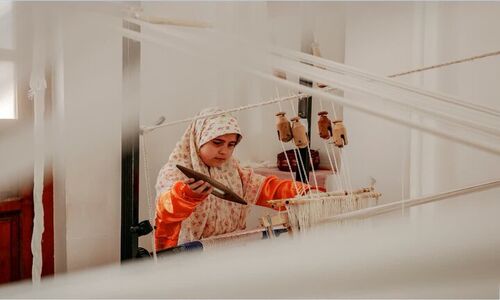 صادرات ۸۰۰ میلیون ریالی نساجی خراسان جنوبی؛ هنر بافته‌های سنتی در جهان می‌درخشد