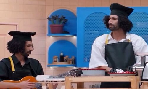 اجرای زنده آهنگ شمالی رحمان و رحیم با حضور سارا و نیکا در برنامه شفرونی، تماشاگران را شگفت‌زده کرد!
