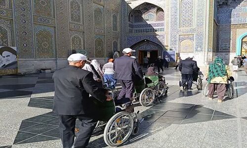 سفر معجزه‌آسا ۴۰ زائر معلول ارسنجان به بارگاه مطهر رضوی؛ رؤیایی که تحقق یافت