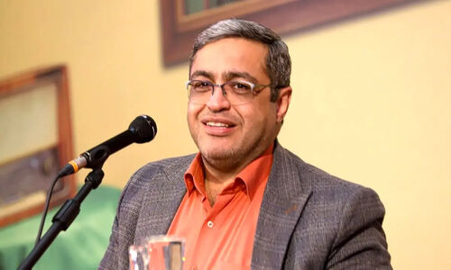 دکتر عزیزی در استندآپ جنجالی‌اش: خانم‌ها و آقایان، قواعد قدیمی کنار، این روزها فقط یک چیز مهم است!