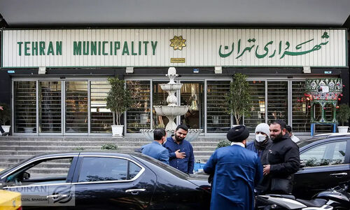 از خود متشکری شهرداری بابت بازسازی توالت یک بوستان (+عکس)