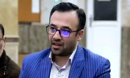 پرسشی درباره محکومیت محمدقاسم مکارم شیرازی، مشاور عالی وزیر راه دولت مرحوم رئیسی/ چرا اینقدر دیر حکم را اجرا می کنید؟