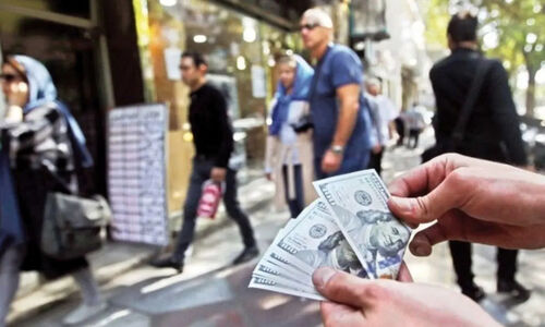 قیمت دلار، یورو و سایر ارزها ۱۸ آذر؛ قیمت دلار عجیب شد