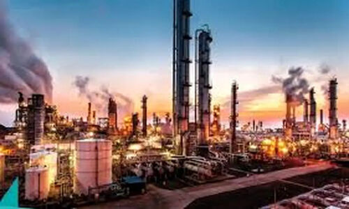 روایتِ آرام یک صنعت زیر فشار؛ وقتی کار، پاسخِ جنجال می‌شود