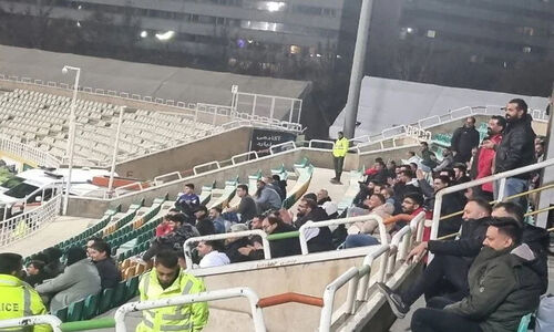 حضور تماشاگران در دیدار پیکان و پرسپولیس/ پیروانی: کمتر تشویق کنید!