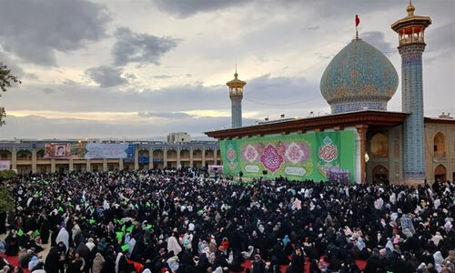 اجتماع باشکوه بانوان و دختران شیرازی در حرم شاهچراغ (ع)
