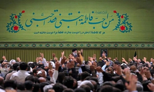 رهبر انقلاب: فشارهای دشمن هویت ملت ایران را نشانه گرفته است!