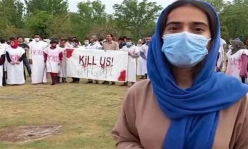 بلاتکلیفی تلخ پناهجویان افغان در پاکستان بعد از لغو پذیرش آلمان؛ چرا ناگهان باید هتل‌ها را ترک کنند؟