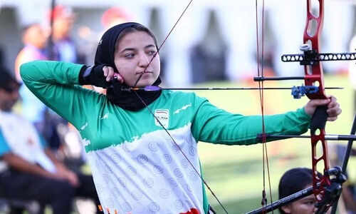 یسنا مصباح دختر پاراکماندار ایران با درخشش به نیمه‌نهایی پاراآسیایی جوانان رسید